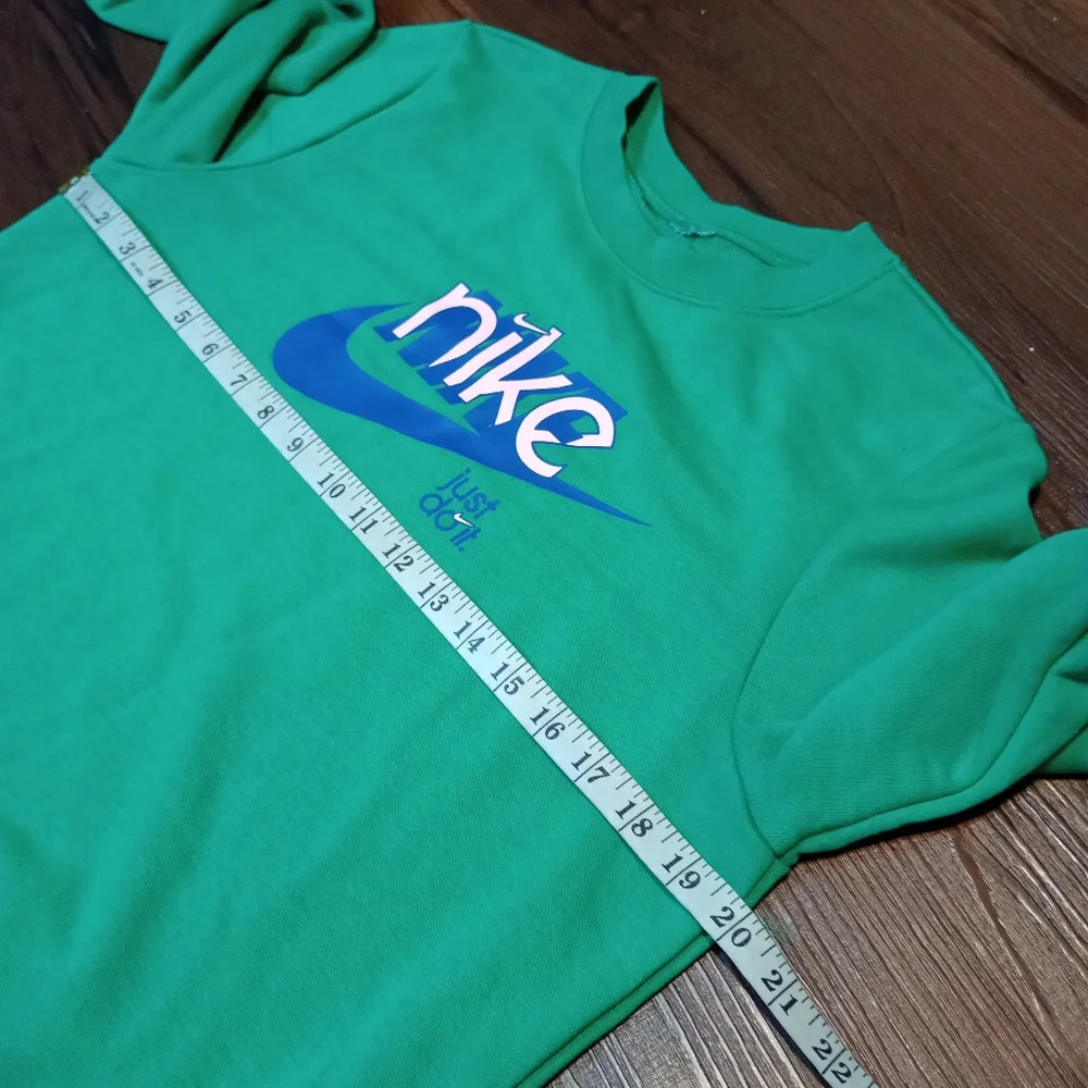 Nike Sportswear Club Graphic Sweatshirt
